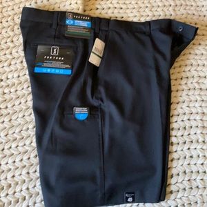 Men’s PGA Tour NWT golf shorts Black Sz 40